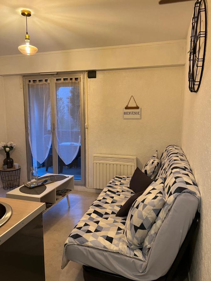 Joli Studio Avec Parking Prive Moulins  Luaran gambar
